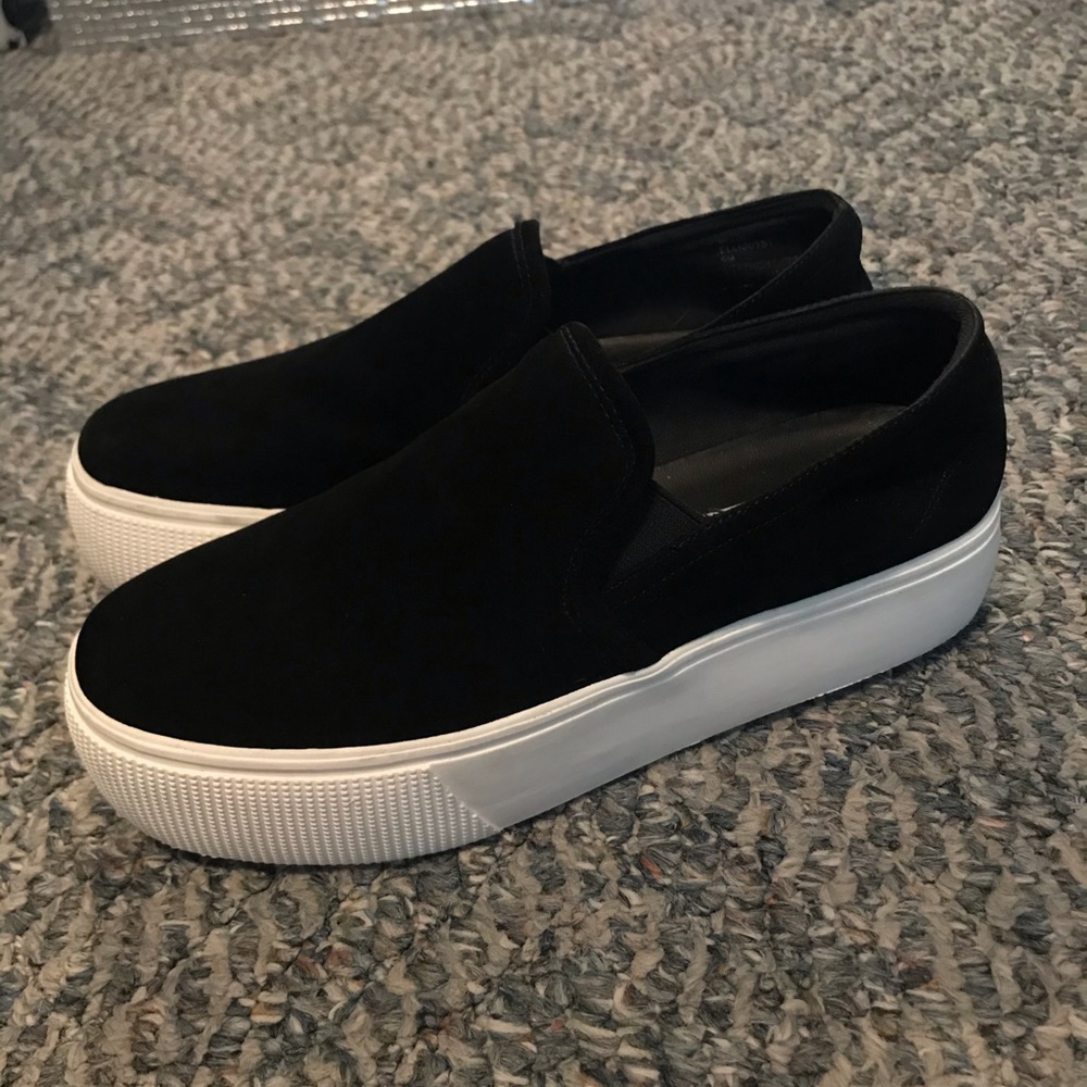 Steve Madden slip on sneaker